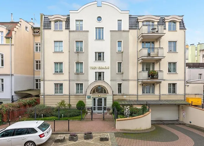 Portofino - Family In Center With Parking By Lion Daire